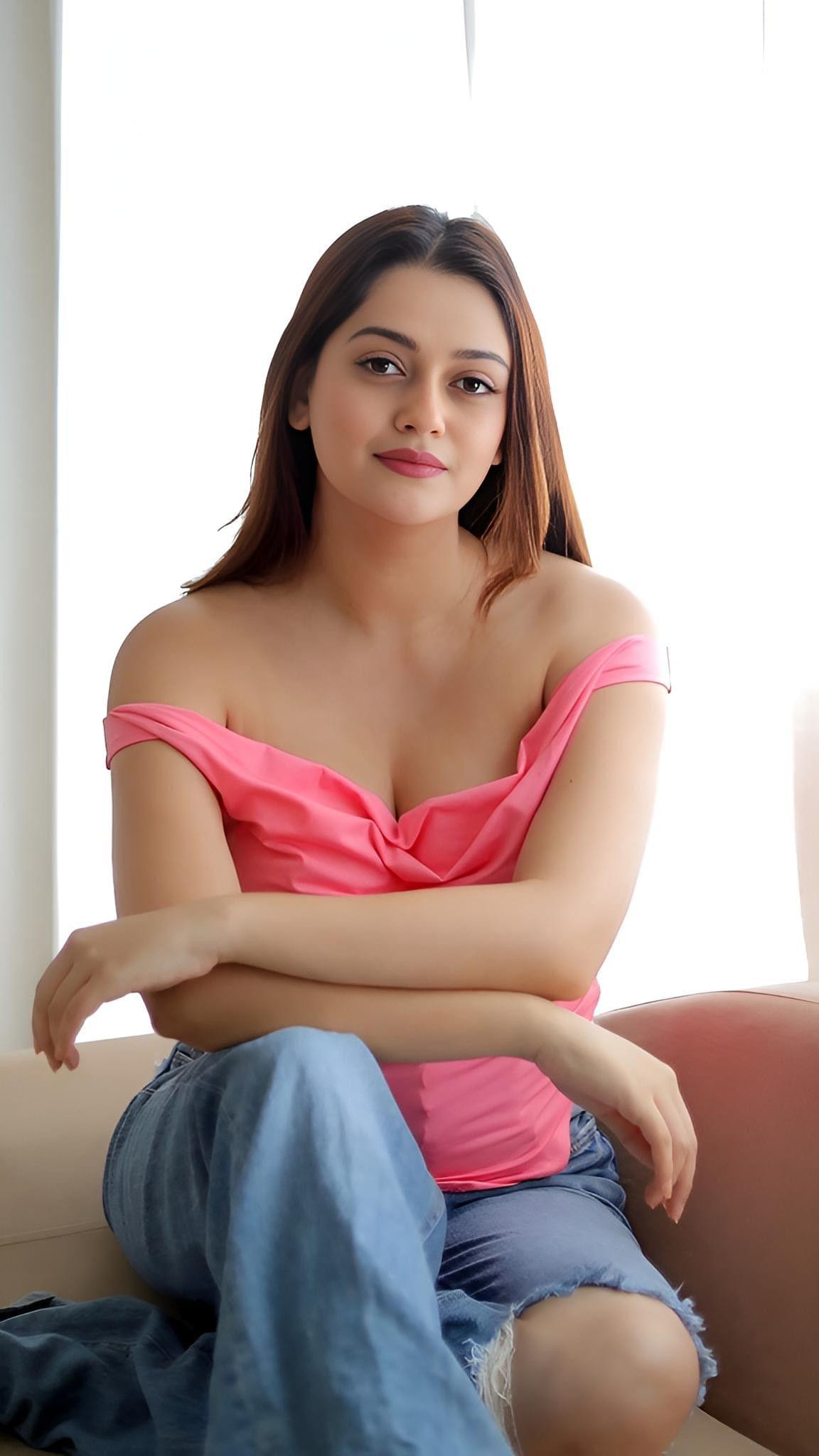 New Friends Colony call girls in delhi 97111📱00155 genuine ✔️ ✡️ escort