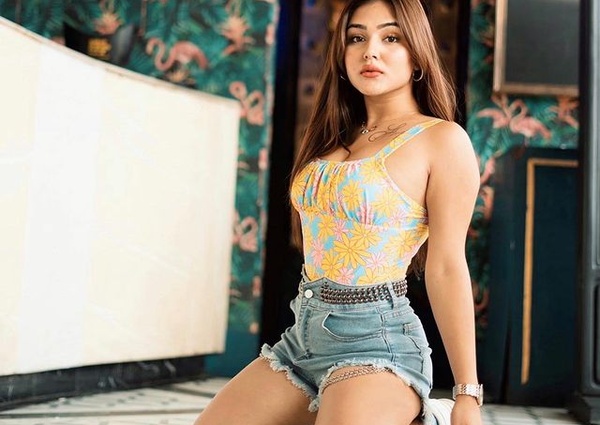 METRO {9899,55,0277} Call Girls in JJ Colony DELHI