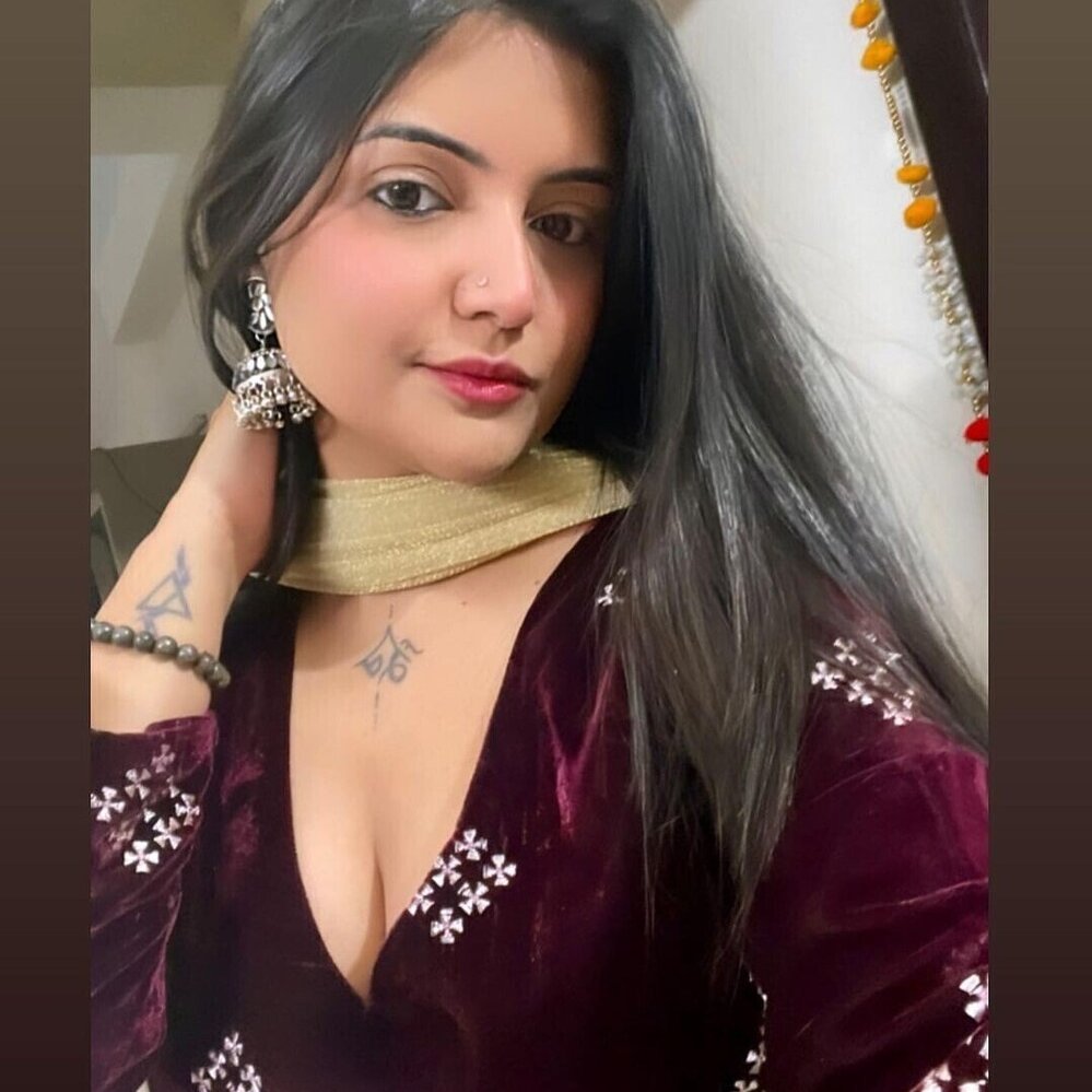Call Girls In Adarsh Nagar 9643097474 Sevice Delhi-100% Available 247