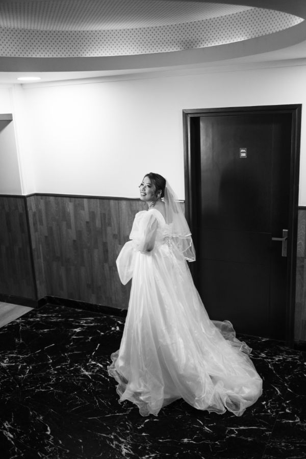 Compare Wedding Photographer in Delhi | CreatesCo