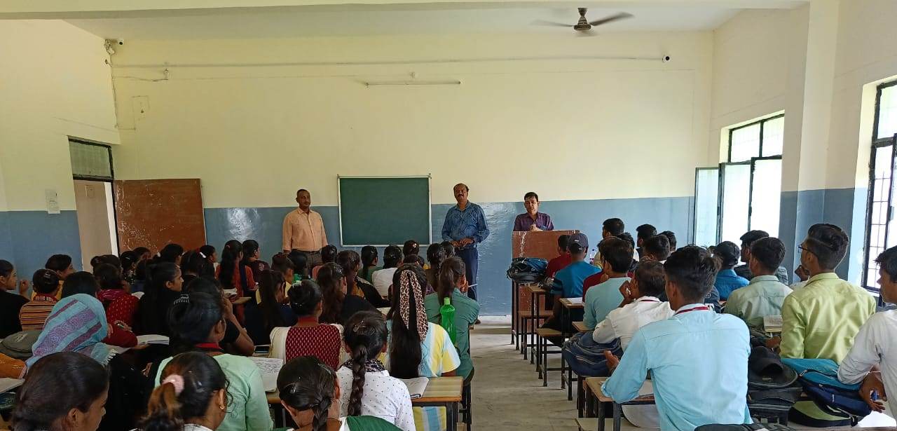 Law College in Mirzapur – Mahatma Law College