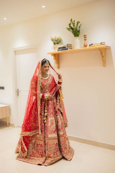 Compare Wedding Photographer in Delhi | CreatesCo