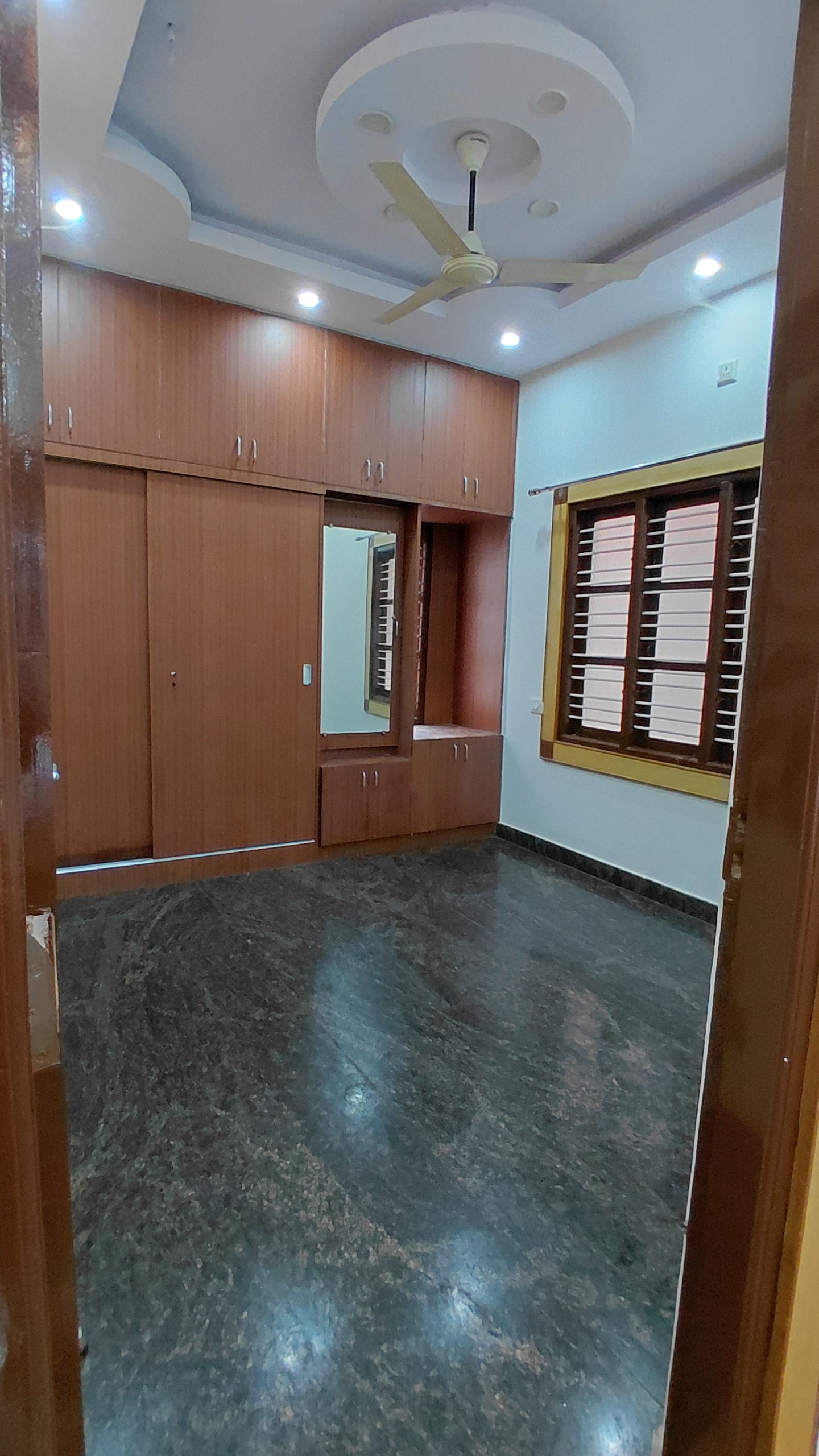 🏡 Spacious & Stylish Independent House on Varanasi Road